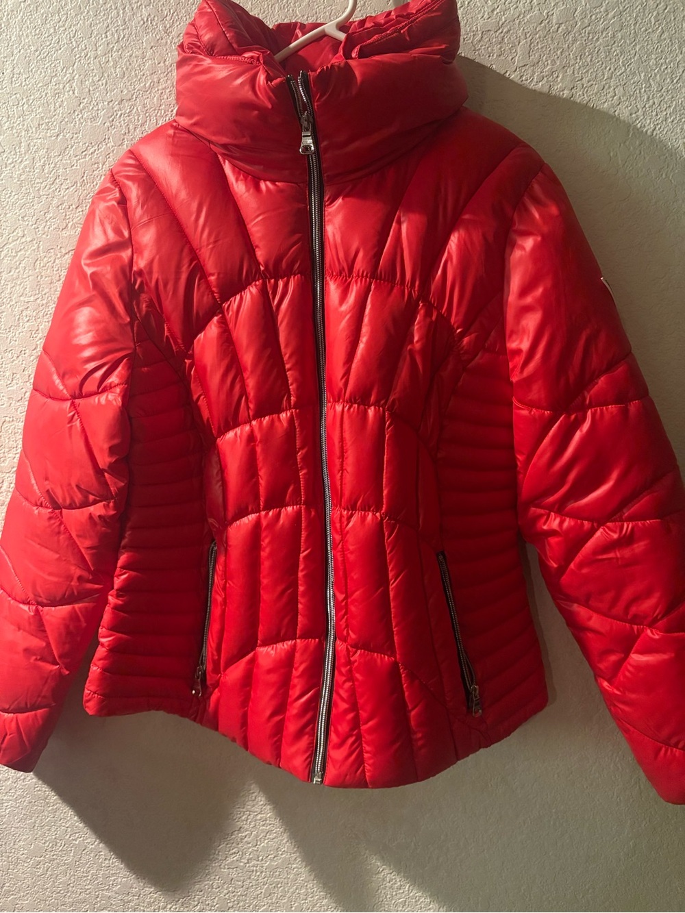 GueWomen's Red Quilted Puffer Jacket